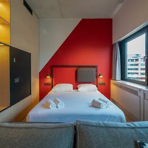 4* فندق Via
