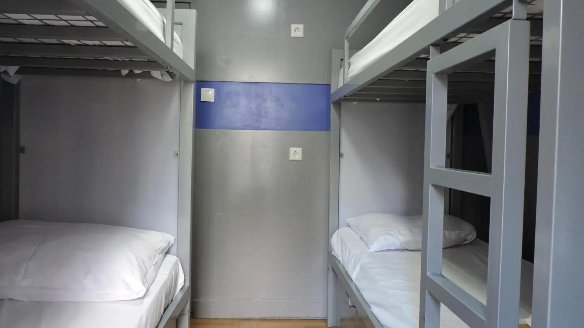 The White Tulip Hostel Amsterdam