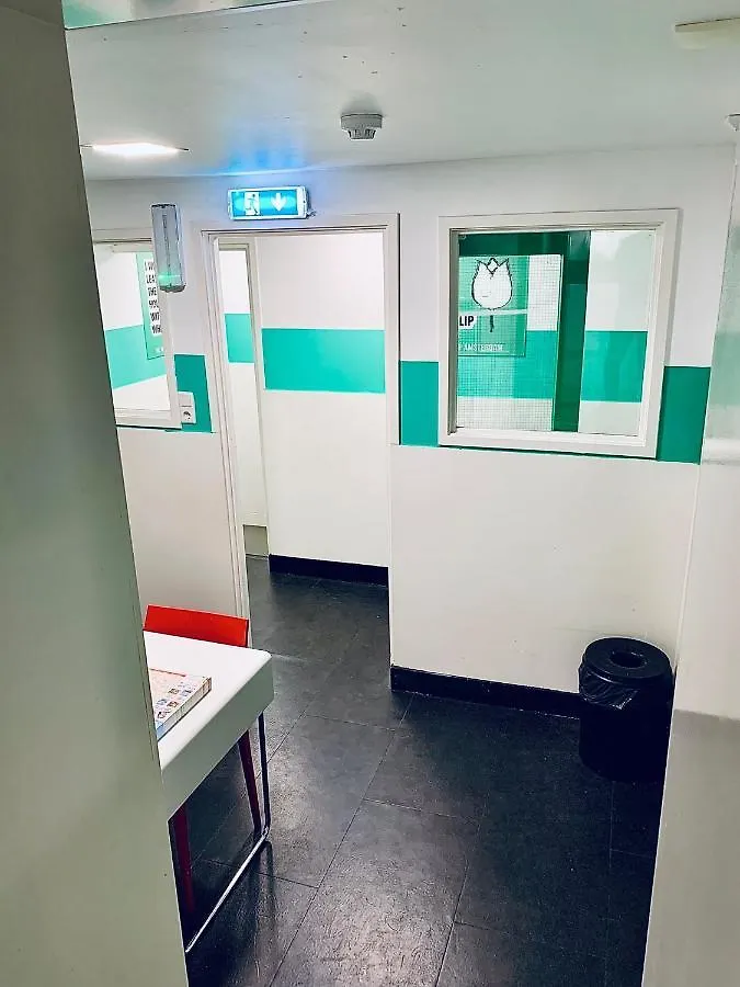 The White Tulip Hostel Amsterdam