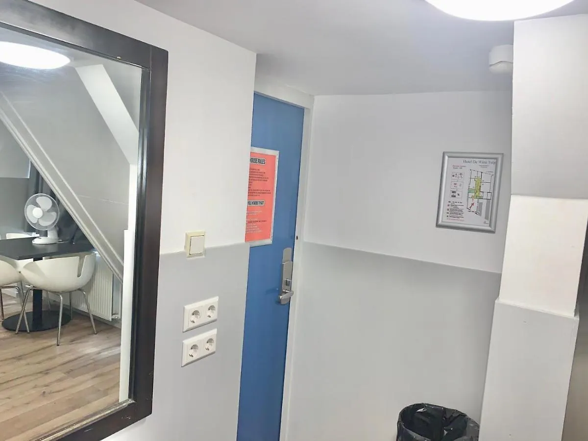 The White Tulip Hostel Amsterdam 0*,