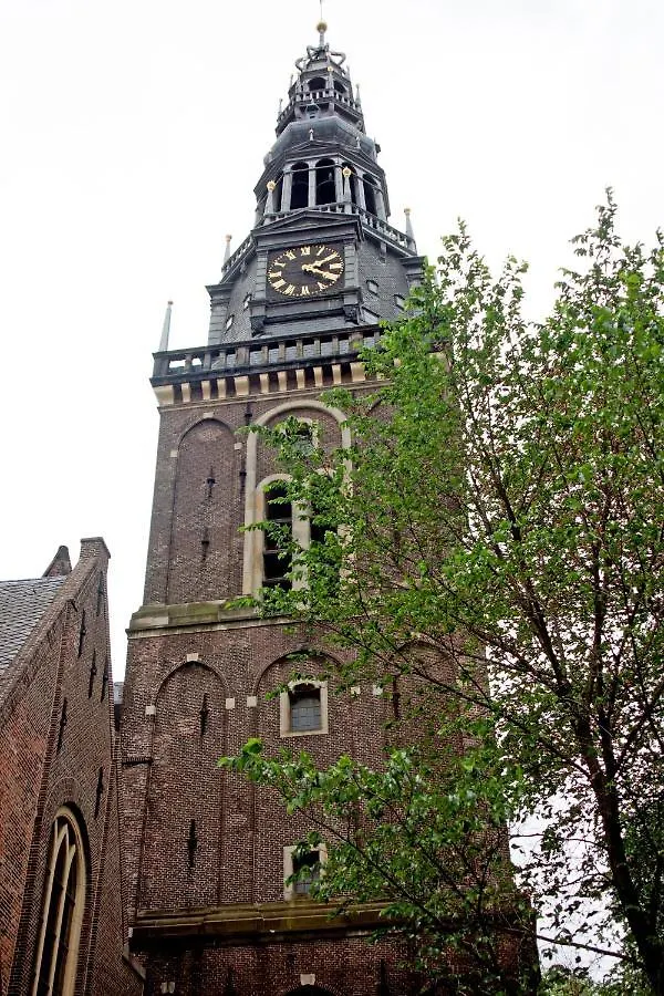 The White Tulip Hostel Amsterdam